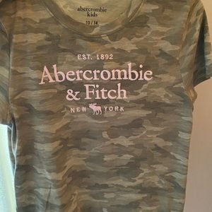 Abercrombie tshirt